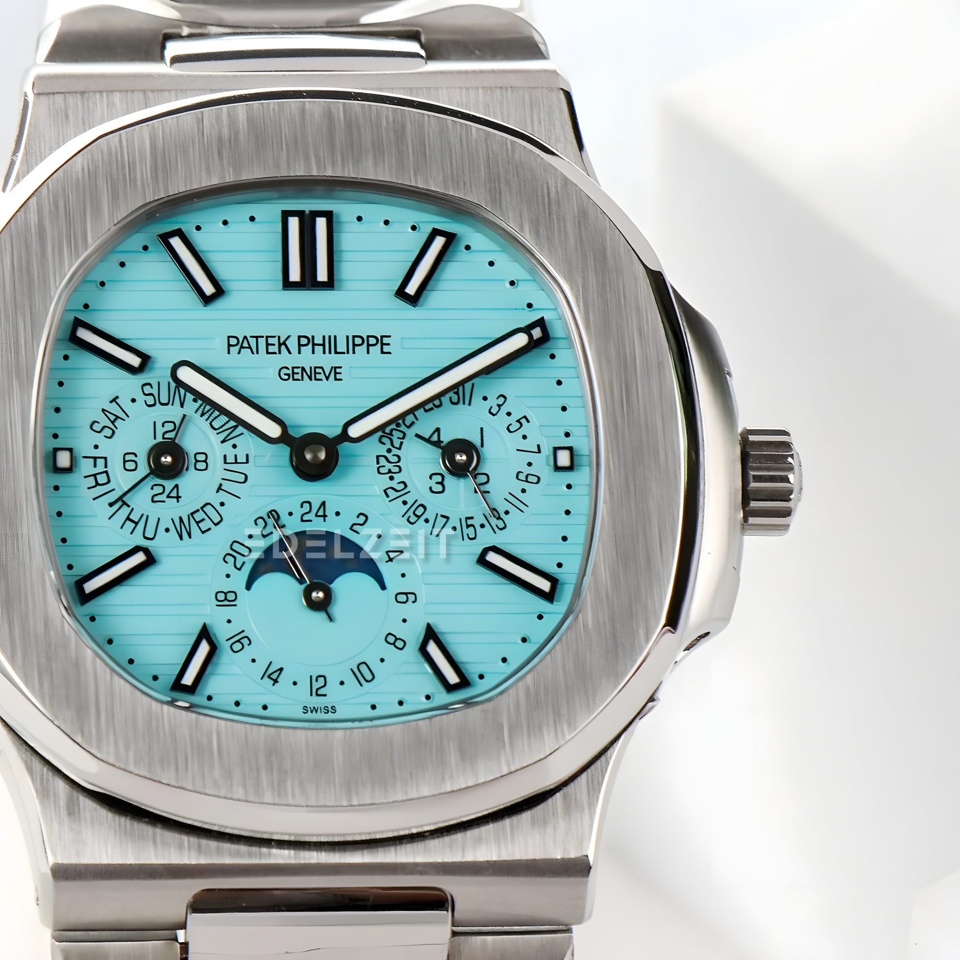 Patek Philippe Nautilus 5740 – Tiffany Blue | Édition Limitée