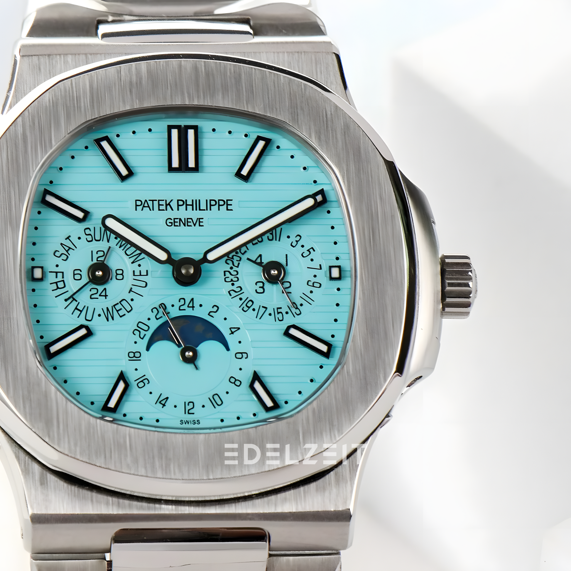 Patek Philippe Nautilus 5740 – Tiffany Blue | Édition Limitée